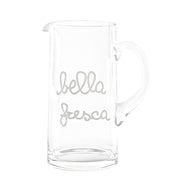 Brocca in vetro soffiato da 1,2 l con scritta in stampatello minuscolo "bella fresca".