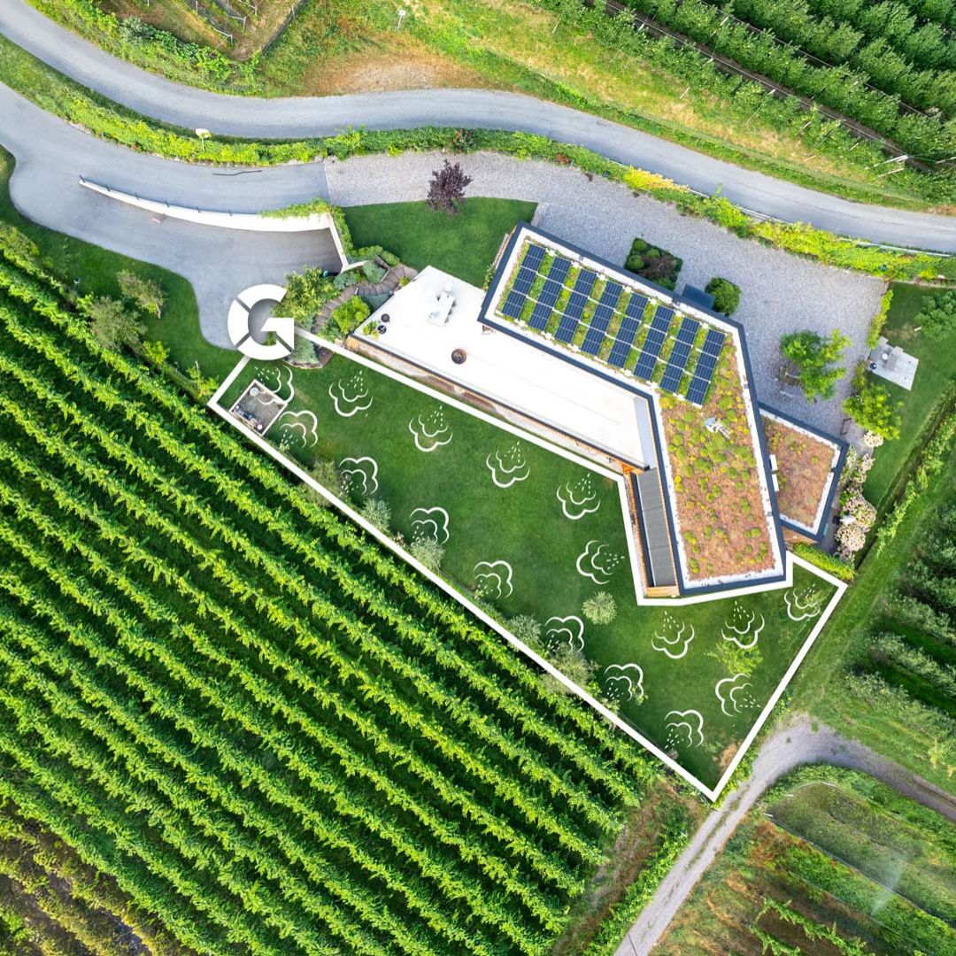 Vista aerea di un’area verde con schema di copertura del sistema Geyser, indicato il posizionamento degli ugelli