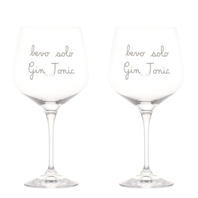 Set di due calici in vetro con scritta bianca serigrafata "bevo solo Gin Tonic".