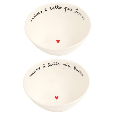 Set di due ciotole in gres con scritta "insieme è tutto più buono" e cuoricino rosso.