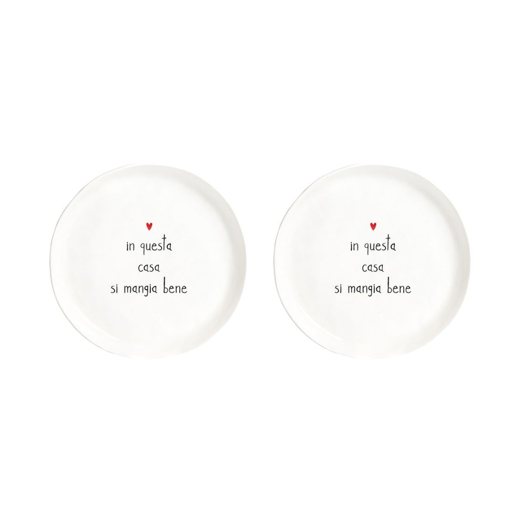 Set di due piatti da dessert con diametro di 21 cm in gres con scritta nera