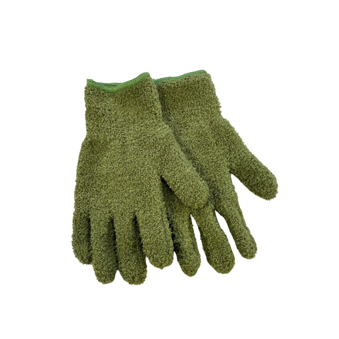 Coppia di guanti verdi in microfibra per pulizia foglie, fotografati su sfondo bianco
