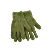 Coppia di guanti verdi in microfibra per pulizia foglie, fotografati su sfondo bianco