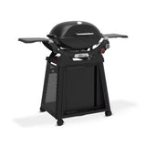 Barbecue a gas Weber Q 2800 con carrello nero in vista tre quarti