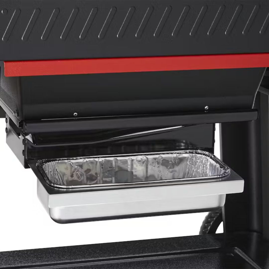 Dettaglio della vaschetta raccogli grasso estraibile del barbecue Weber Searwood