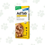 Confezione di tre compresse masticabili antiparassitarie per cani di peso 11-22kg.
