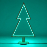 Albero di Natale in legno sbiancato con illuminazione LED azzurra.