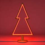 Albero di Natale decorativo in legno sbiancato con illuminazione LED rossa.