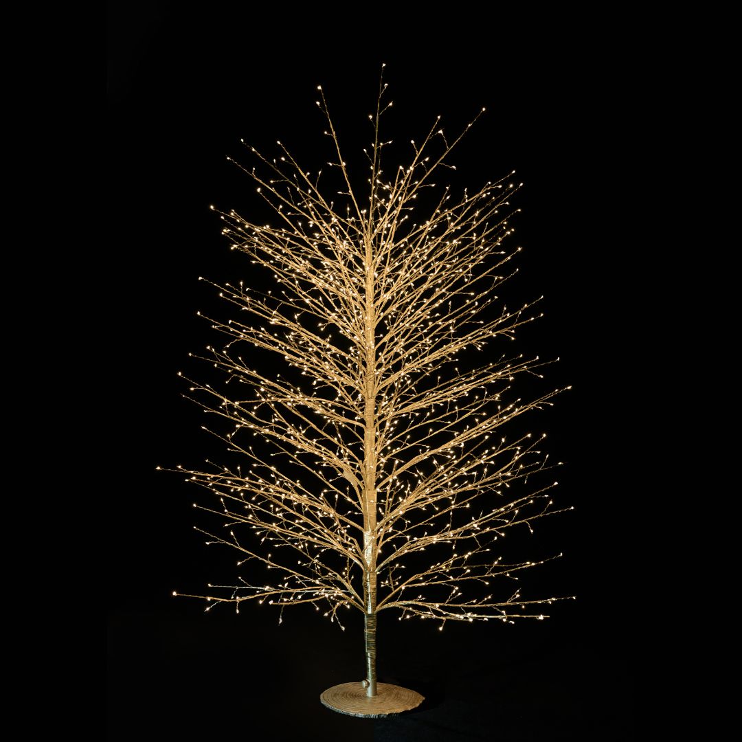 Albero decorativo natalizio dorato con rami sottili illuminato da micro LED bianco caldo su sfondo nero alto 150 cm.