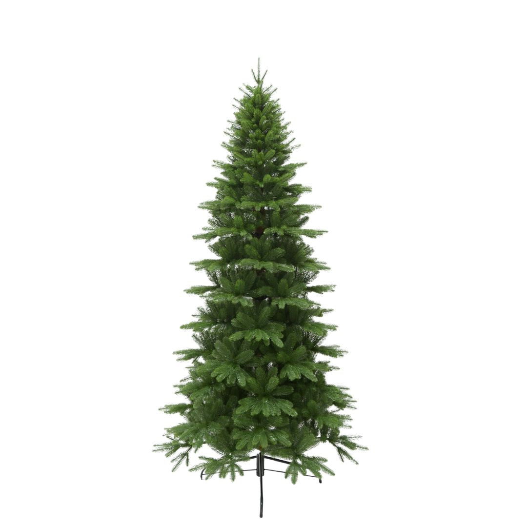 Albero di Natale slim in PE, effetto realistico, alto 240 cm, su sfondo bianco.