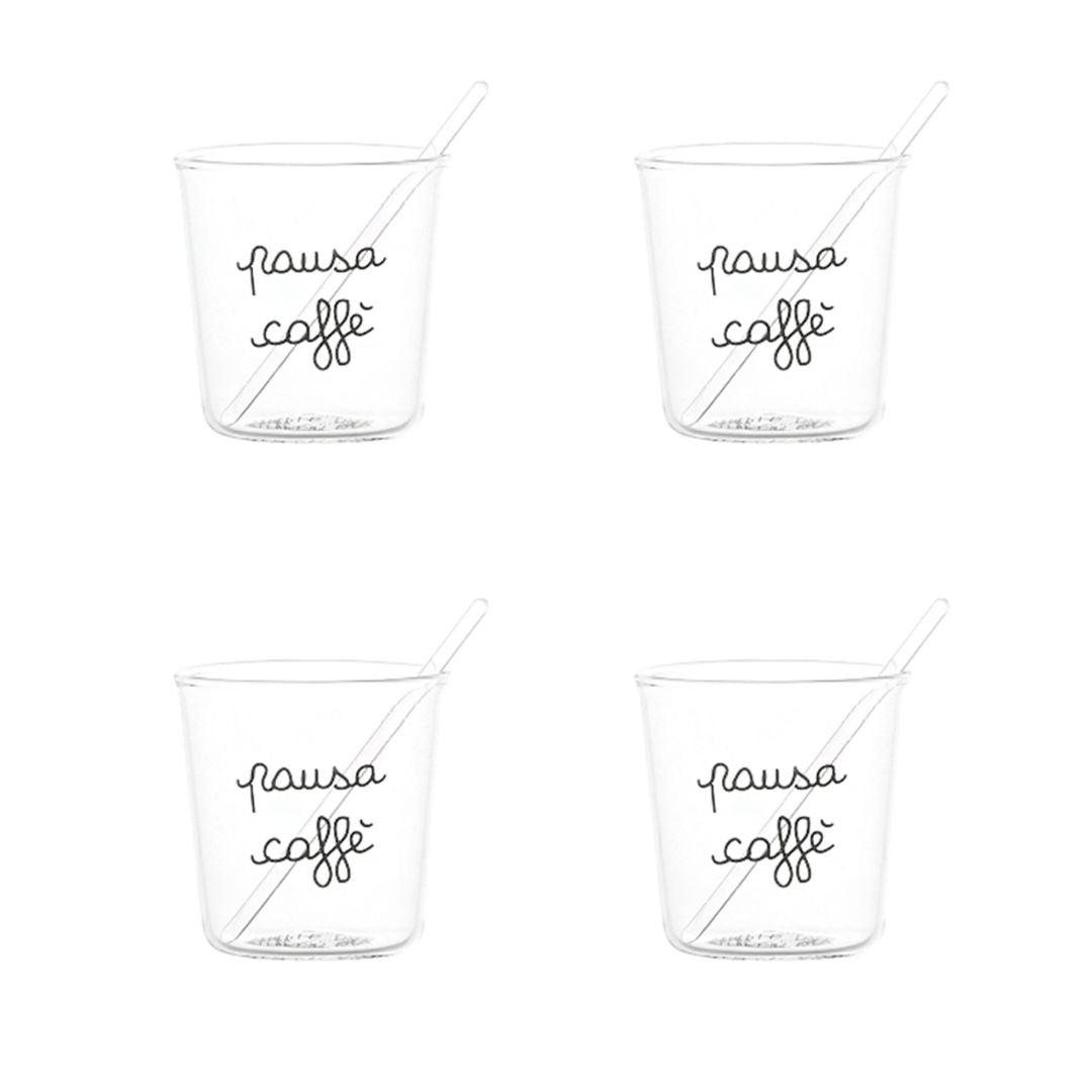 Set di quattro bicchierini in vetro trasparente con scritta nera "pausa caffè" e palettine incluse.