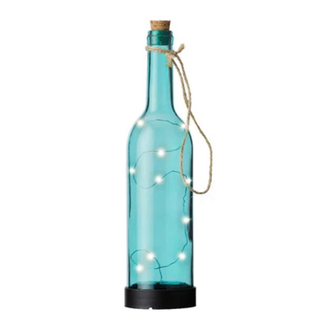  Bottiglia in vetro turchese con luci LED interne e cordino decorativo, vista su sfondo bianco