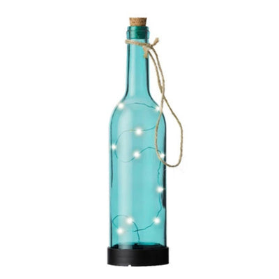  Bottiglia in vetro turchese con luci LED interne e cordino decorativo, vista su sfondo bianco