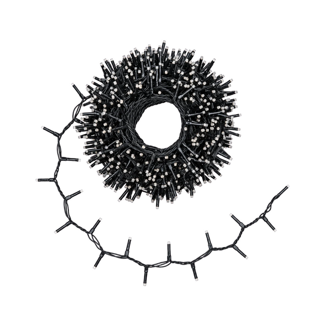 Catena luminosa Lotti da 30 metri con 1000 mini LED e cavo nero, arrotolata e spenta.