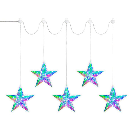 Decorazione luminosa composta da cinque stelle pendenti con superficie trasparente, illuminate da micro LED con effetto iridescente su sfondo bianco.