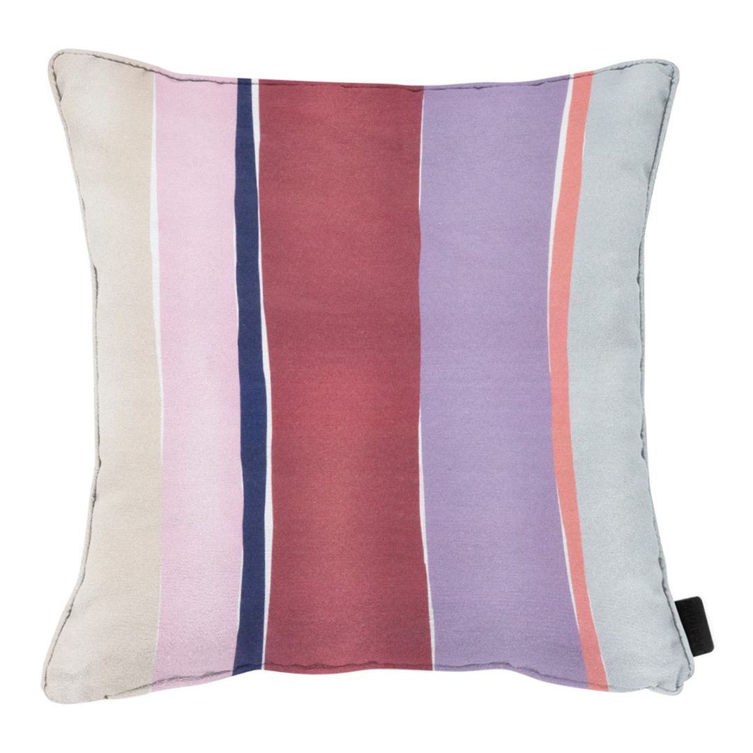 Cuscino arredo 50x50 cm a righe verticali viola, rosa, rosso e grigio.
