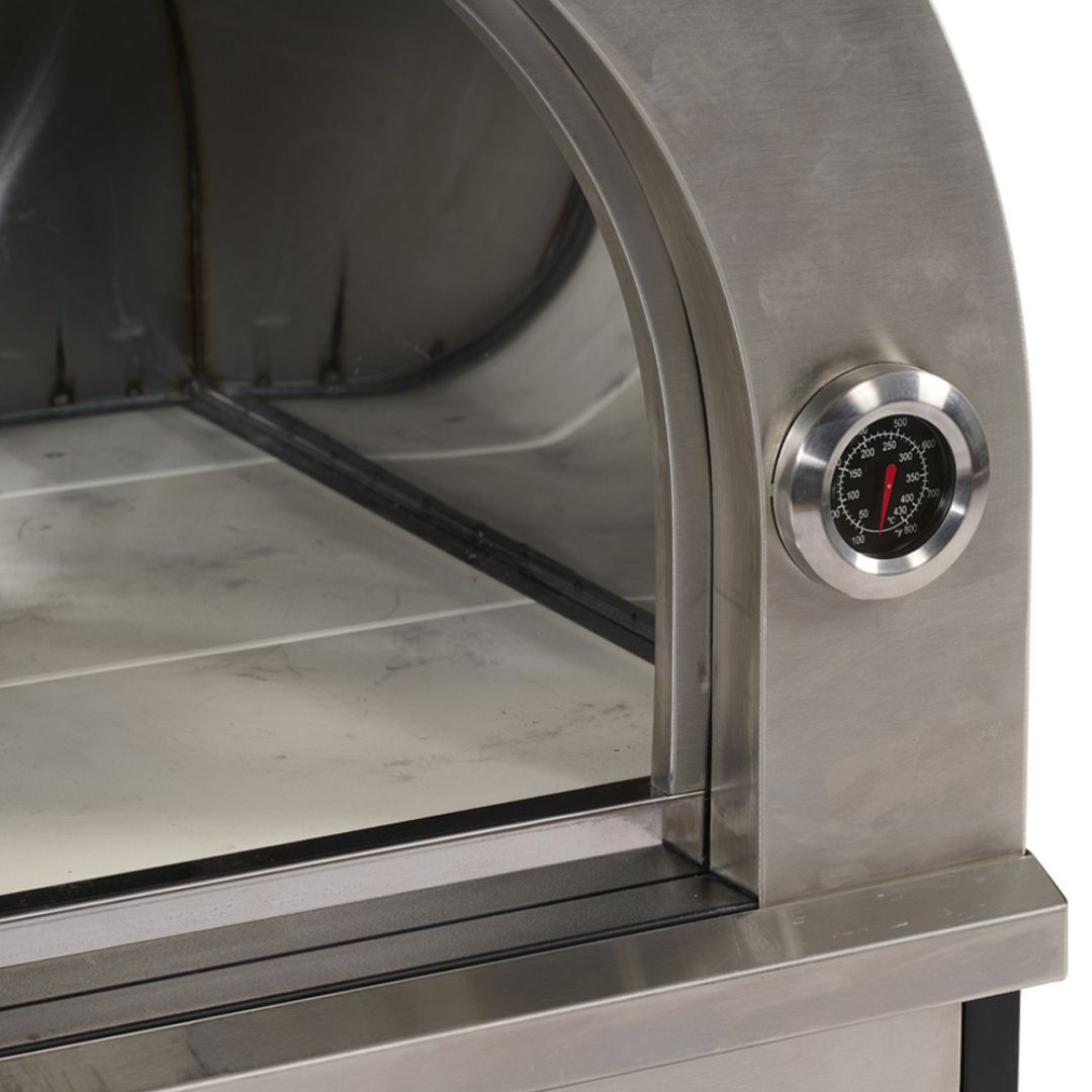 dettaglio del termometro del forno pizza