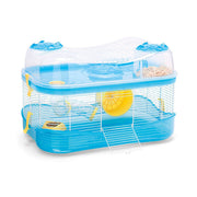 Gabbia per criceto con base azzurra e tetto trasparente, completa di ruota, tunnel, mangiatoia e scaletta.