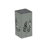 Lampada solare verde con traforo decorativo a foglie