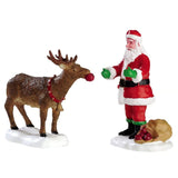 Set di due personaggi Lemax con Babbo Natale che da una mela alla sua renna.
