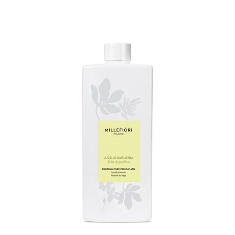 Confezione da 250 ml di profumatore per bucato Millefiori Luce di Gardenia.