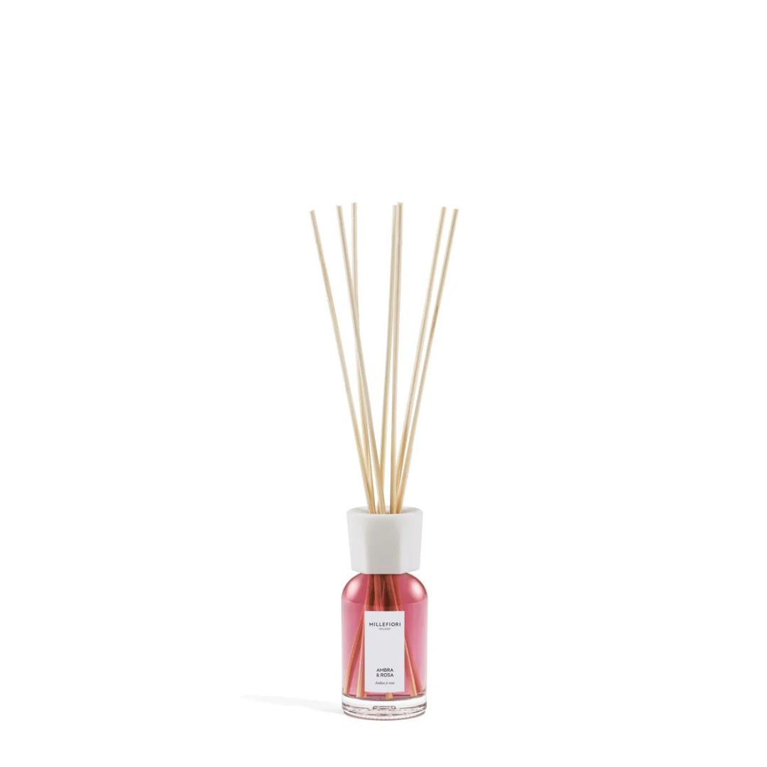 Diffusore con bastoncini per ambiente Millefiori profumazione Ambra & Rosa 100ml.