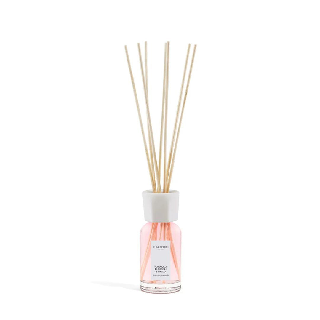 Diffusore con bastoncini per ambiente Millefiori profumazione Magnolia Blossom & Wood 100ml.