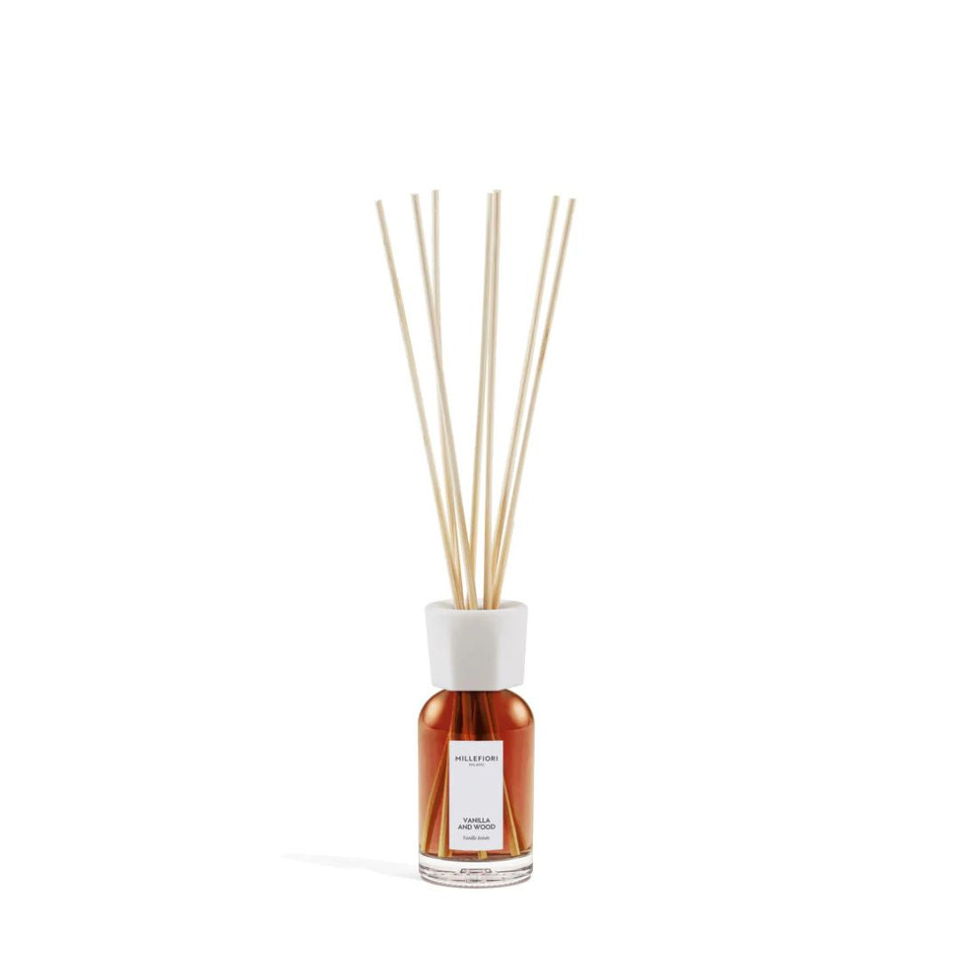 Diffusore con bastoncini per ambiente Millefiori profumazione Vanilla&Wood 100ml.
