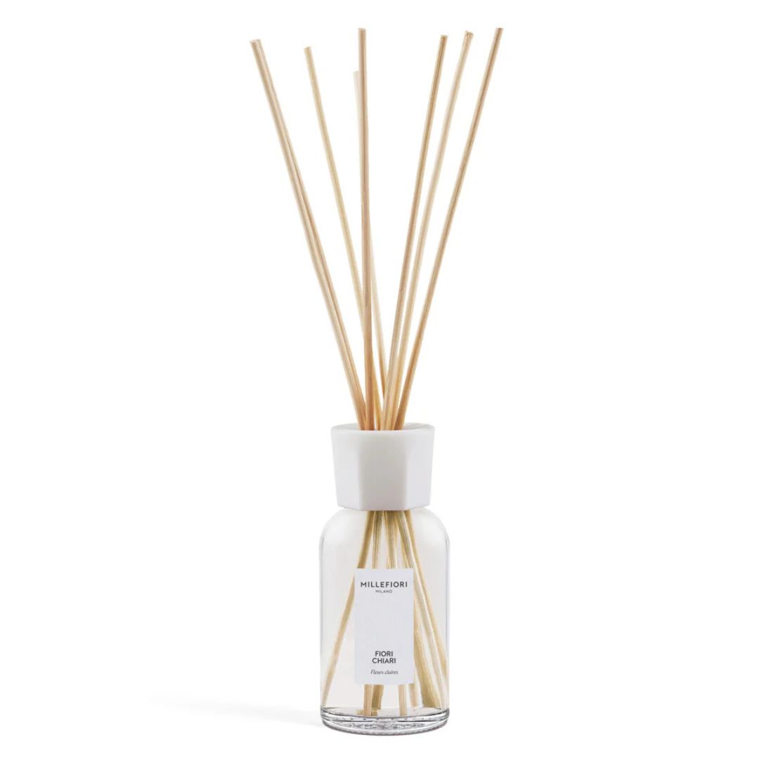 Diffusore con bastoncini per ambiente Millefiori profumazione Fiori Chiari 250ml.