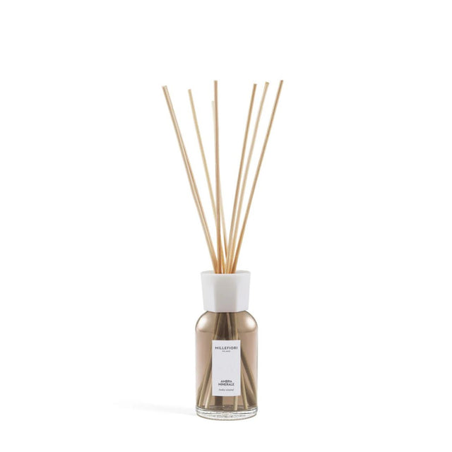 Diffusore con bastoncini per ambiente Millefiori profumazione Ambra Minerale 250ml.