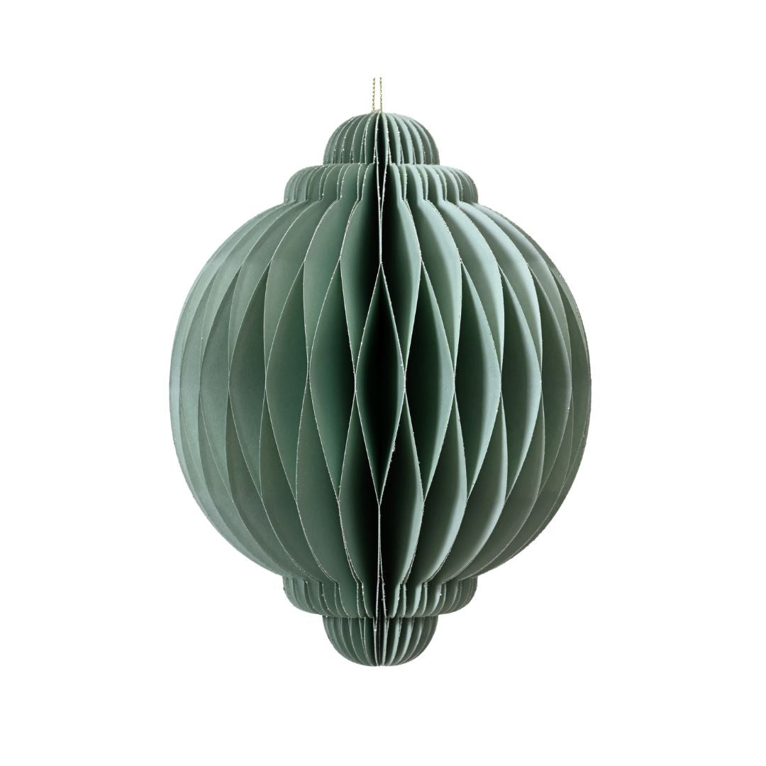 Decorazione natalizia in carta verde menta, dalla forma sferica con estremità arrotondate e cordoncino dorato per appenderla.