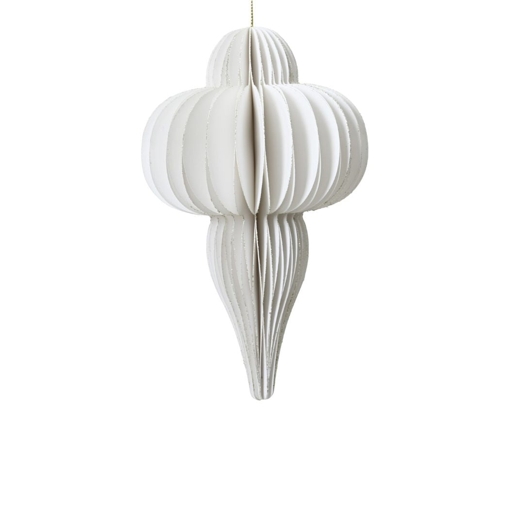 Decorazione natalizia a nido d’ape in carta bianca, dalla forma allungata con parte centrale tondeggiante e cordoncino dorato per appenderla.