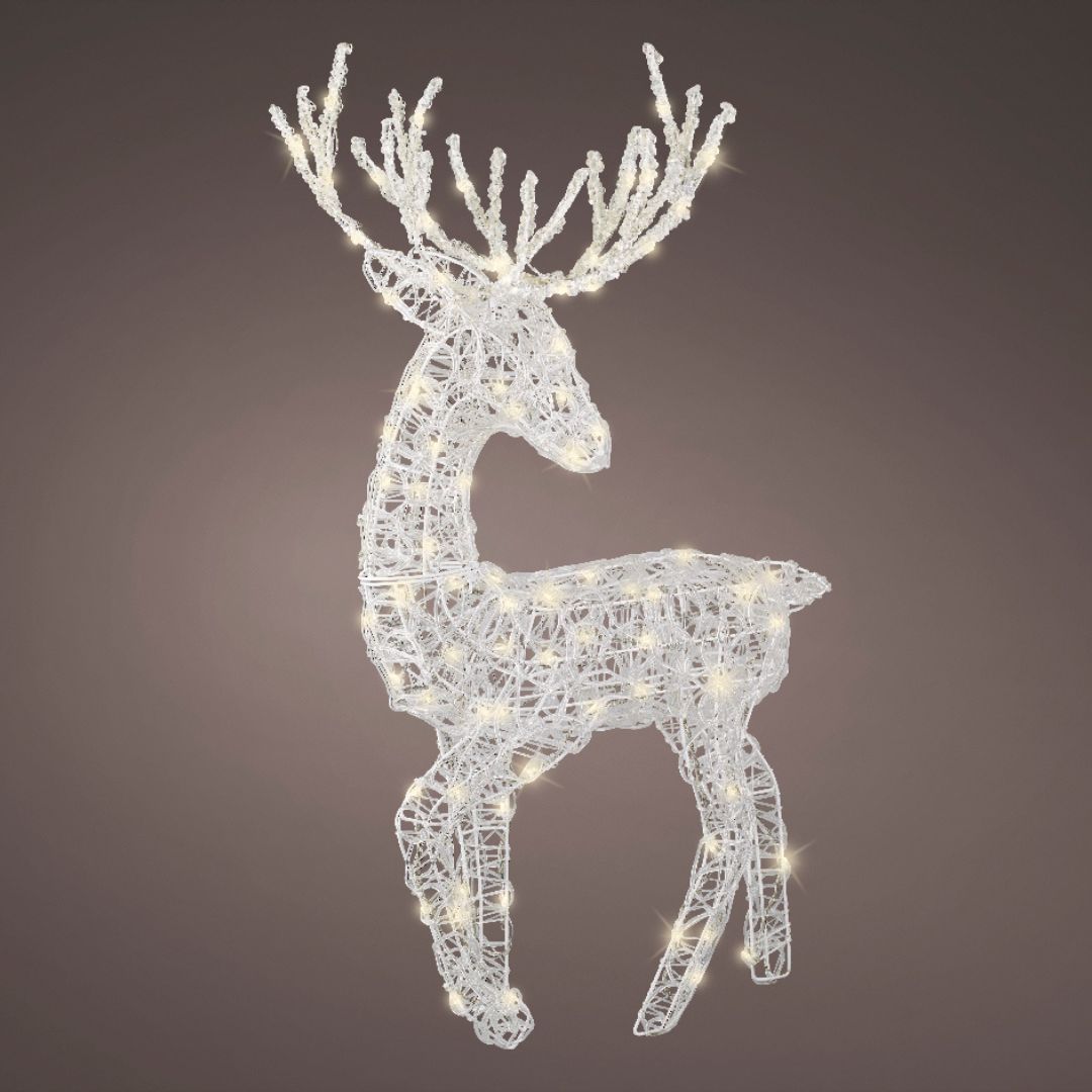 Renna in acrilico trasparente con struttura intrecciata e luci LED calde su fondo scuro.
