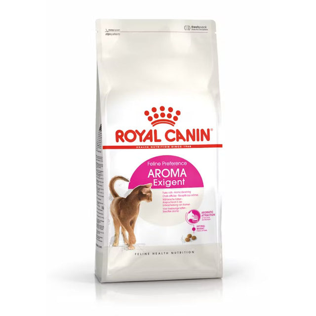Confezione Royal Canin Aroma Exigent con immagine di gatto rosso sul packaging grigio, bianco e rosa