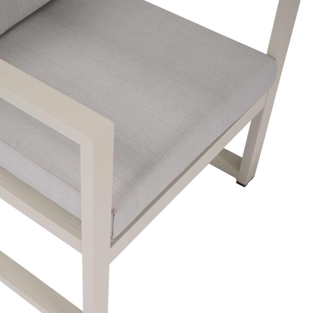 Bracciolo del salotto da giardino Vision con struttura in alluminio crema e cuscini beige