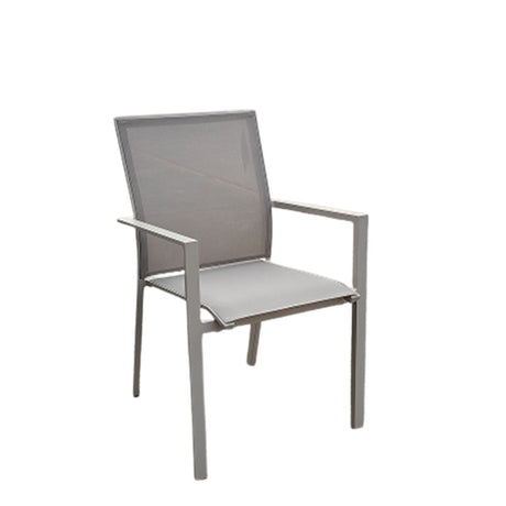 Sedia da esterno con struttura in alluminio color crema e seduta in textilene grigio.