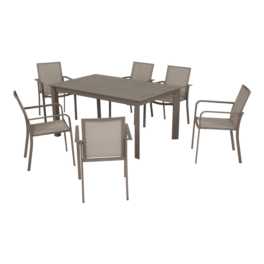 Set da pranzo da esterno color tortora con tavolo chiuso e sei sedie con braccioli