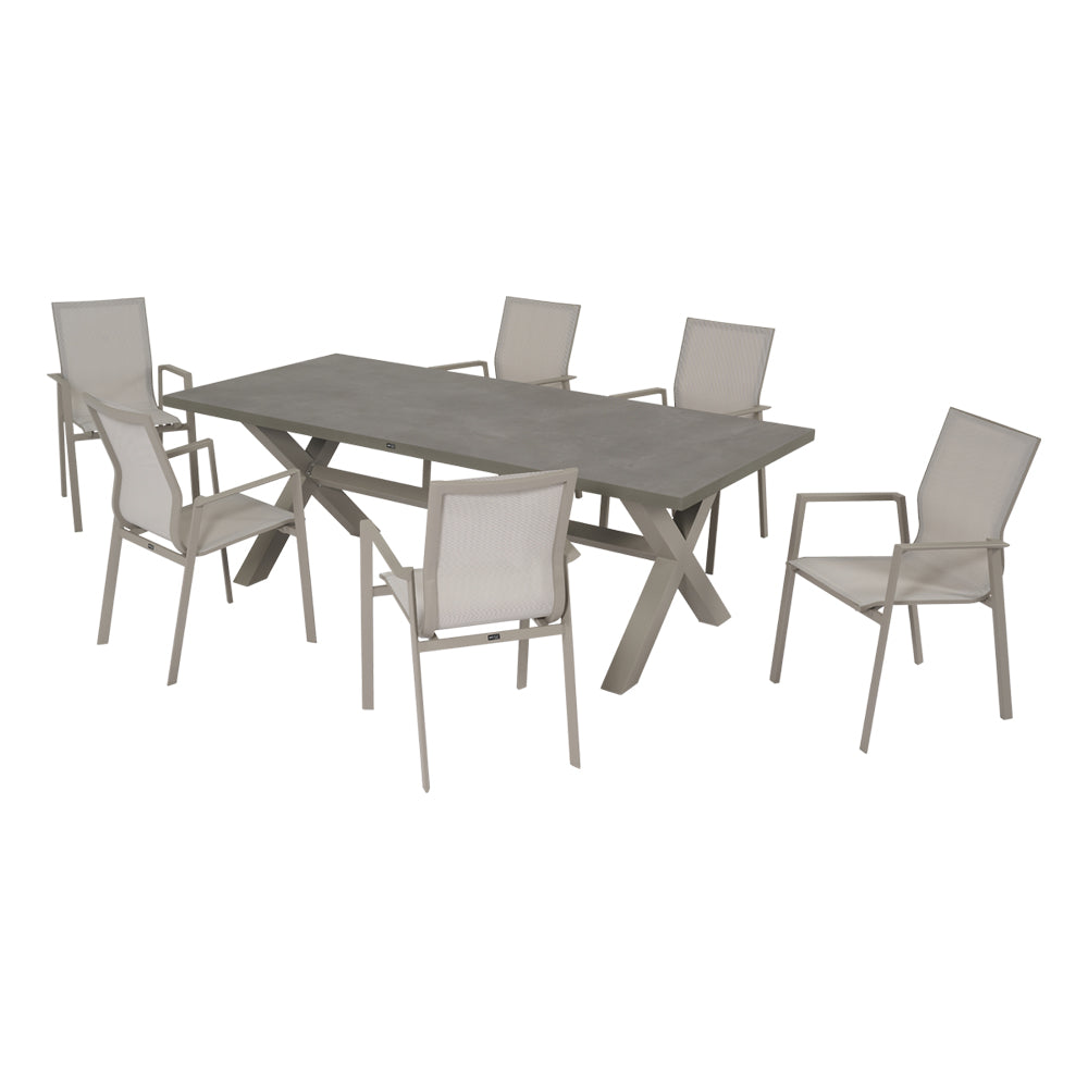 Set pranzo da giardino con tavolo rettangolare color champagne e sei sedie coordinate con braccioli