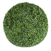Sfera di bosso sintetico verde.