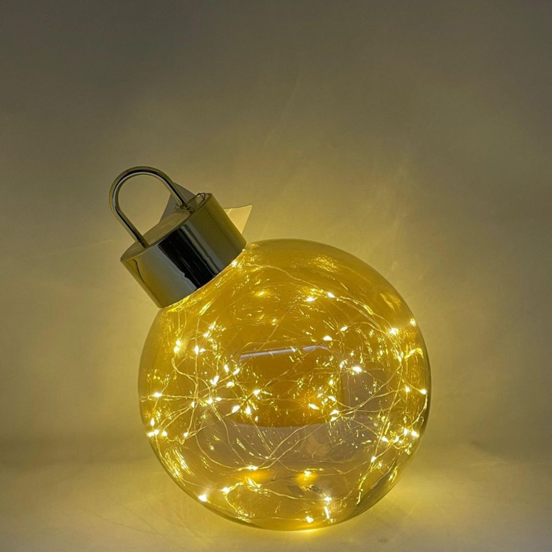 Sfera decorativa luminosa color champagne con micro LED a luce calda all’interno e tappo dorato lucido con diametro 25cm.