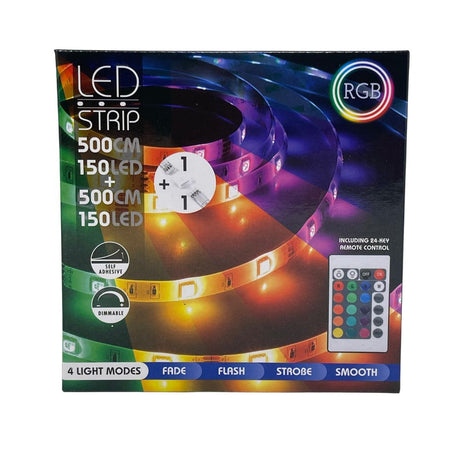 Confezione di 2 strisce LED RGB adesive da 5 metri con 150 LED ciascuna, telecomando a 24 tasti e quattro modalità luminose: fade, flash, strobe e smooth.