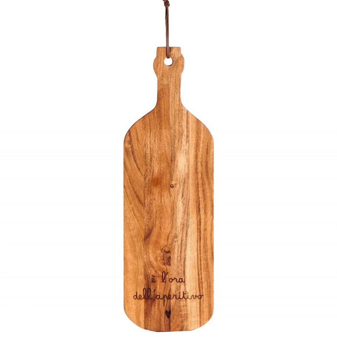 Tagliere in legno con sagoma a forma di bottiglia e la scritta 