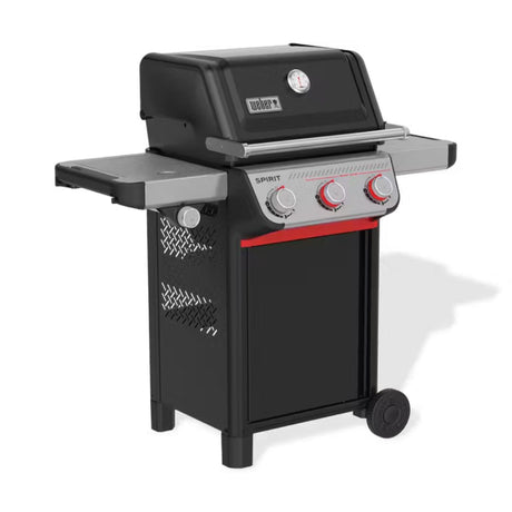 Barbecue a gas Weber Spirit E-335 visto di tre quarti destro con ripiani laterali aperti.