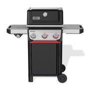 Barbecue a gas Weber Spirit E-335 nero con tre manopole frontali, ripiani laterali e mobile inferiore con ruote.