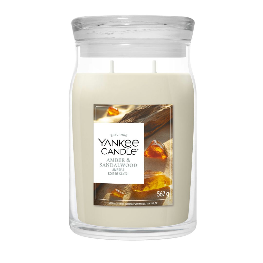 Candela Yankee Candle Amber & Sandalwood grande in giara di vetro.
