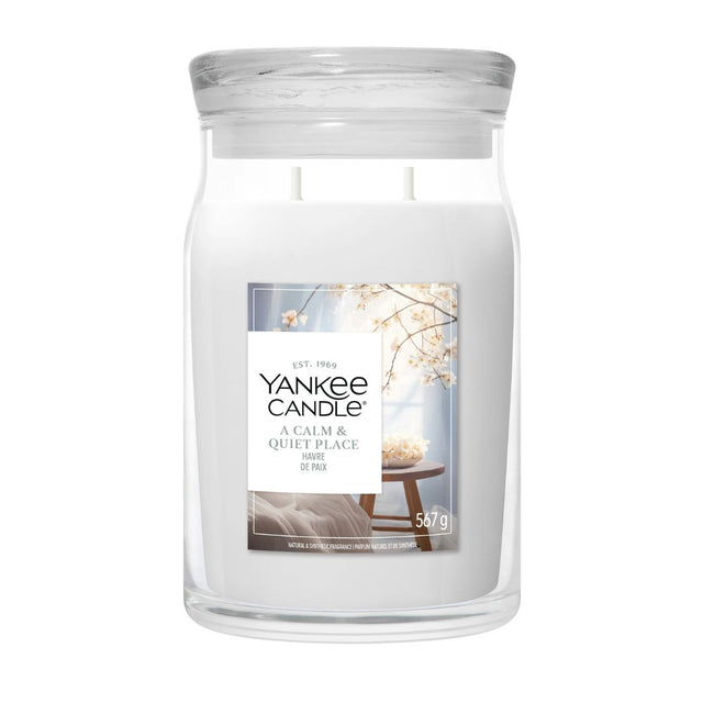 Candela Yankee Candle A Calm & Quiet Place grande in giara di vetro.