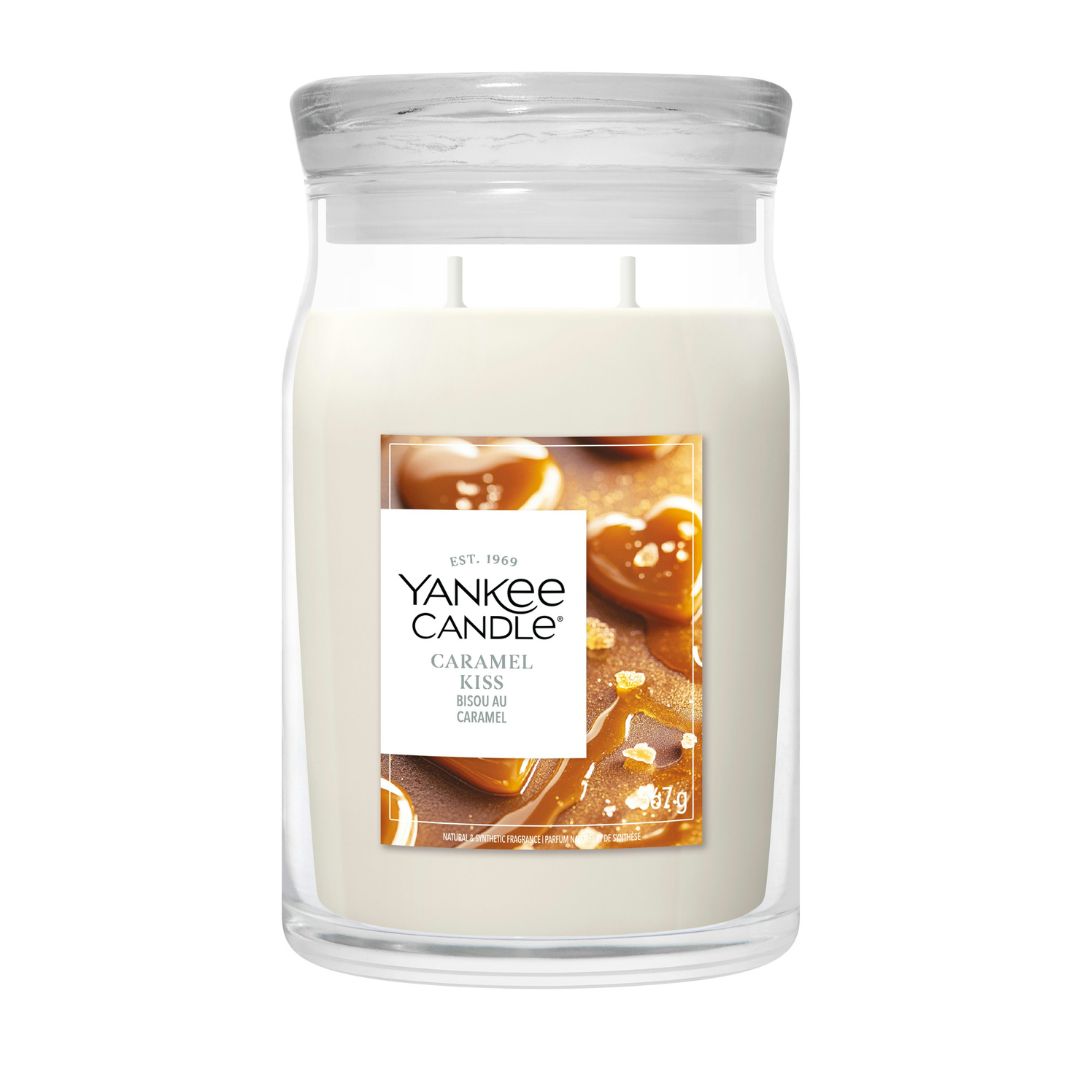 Candela Yankee Candle Caramel Kiss grande in giara di vetro.