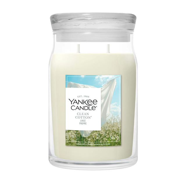 Candela Yankee Candle Clean Cotton grande in giara di vetro con etichetta frontale.