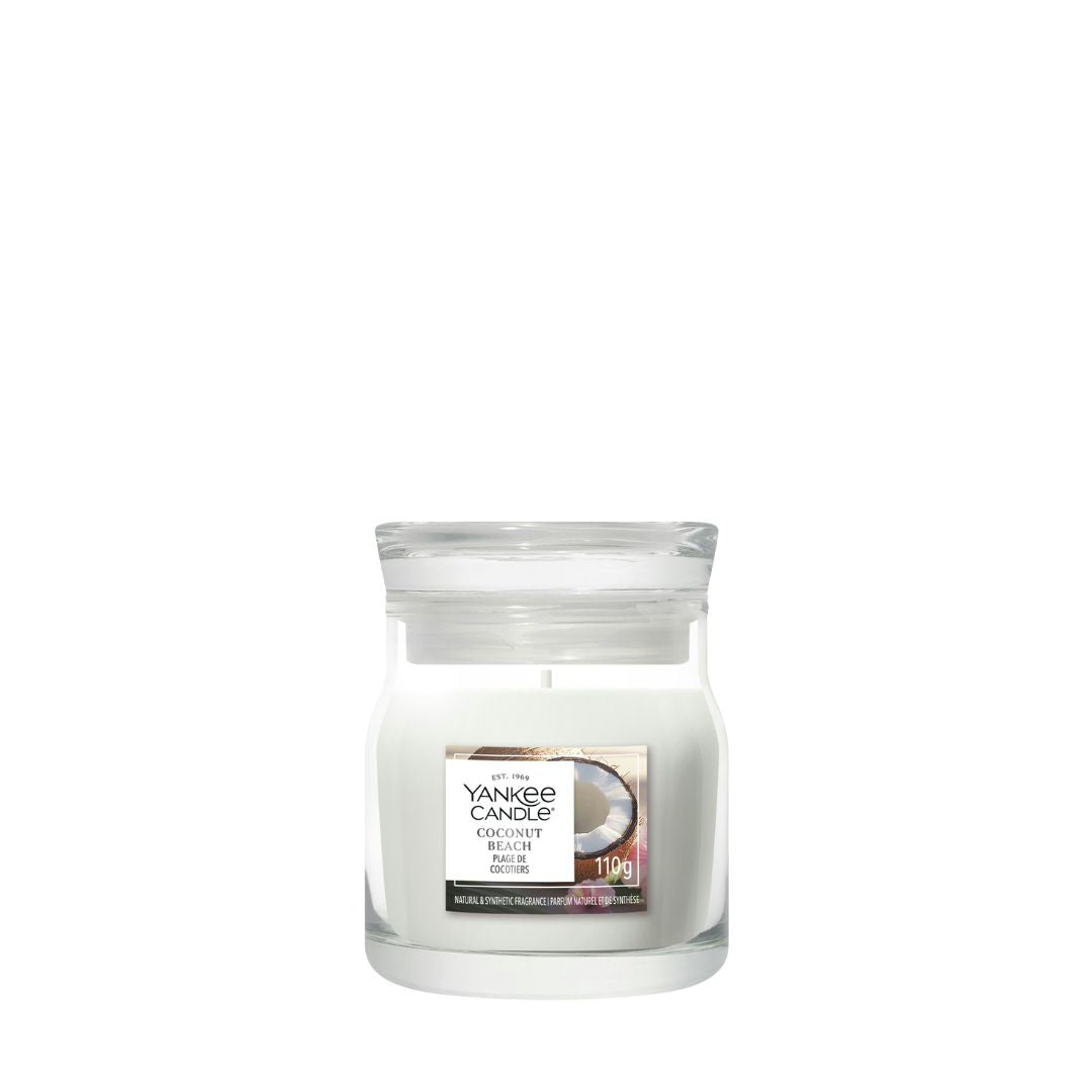 Candela Yankee Candle Coconut Beach piccola in giara di vetro.