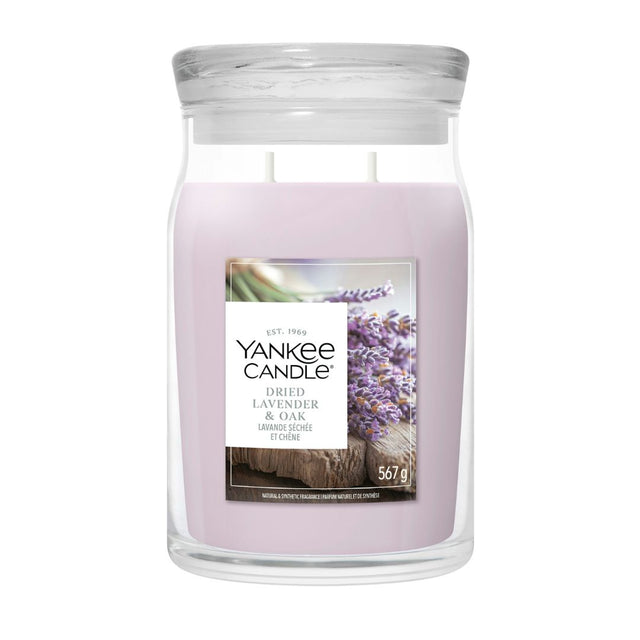 Candela Yankee Candle Dried Lavender & Oak grande in giara di vetro.